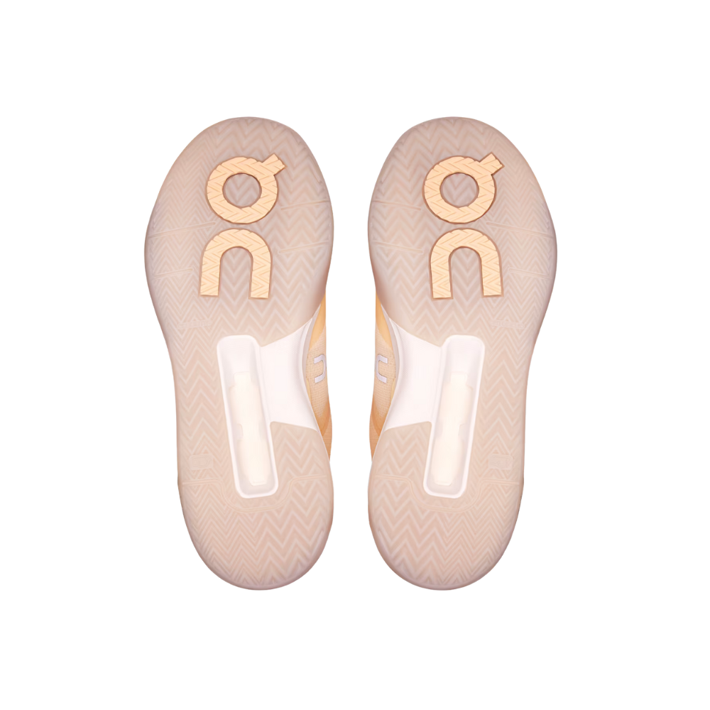 ON The Roger Advantage Pro All Court Women Tennis Shoes - Blonde