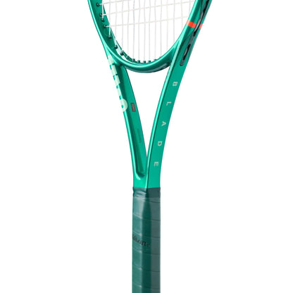 Wilson Blade 98 16x19 V10 Tennis Racket