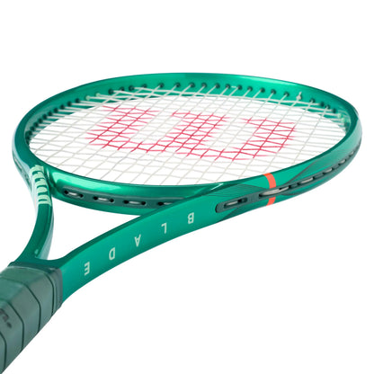 Wilson Blade 98 16x19 V10 Tennis Racket