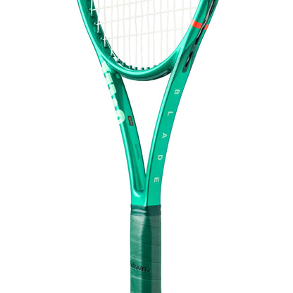Wilson Blade 98 18x20 V10 Tennis Racket
