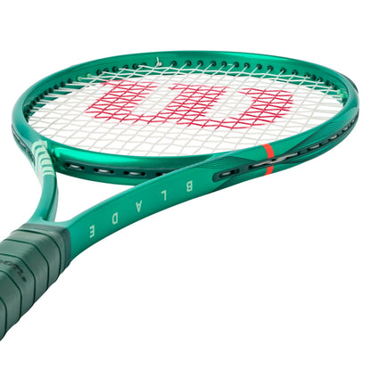 Wilson Blade 98 18x20 V10 Tennis Racket