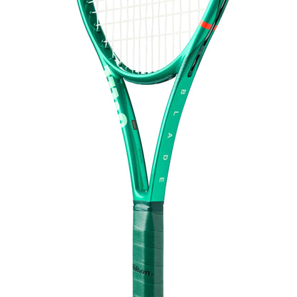 Wilson Blade 100UL V10 Tennis Racket